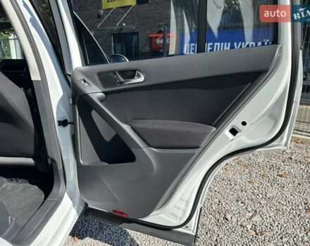 Белый Фольксваген Тигуан, объемом двигателя 2 л и пробегом 228 тыс. км за 12550 $, фото 33 на Automoto.ua