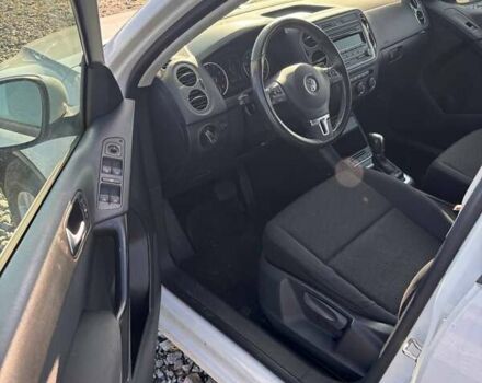 Білий Фольксваген Тігуан, об'ємом двигуна 2 л та пробігом 209 тис. км за 9499 $, фото 10 на Automoto.ua