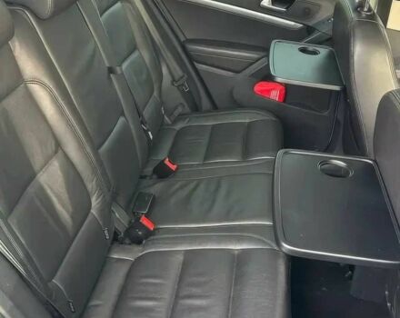 Белый Фольксваген Тигуан, объемом двигателя 2 л и пробегом 86 тыс. км за 10000 $, фото 8 на Automoto.ua