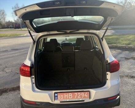 Білий Фольксваген Тігуан, об'ємом двигуна 2 л та пробігом 220 тис. км за 259 $, фото 10 на Automoto.ua