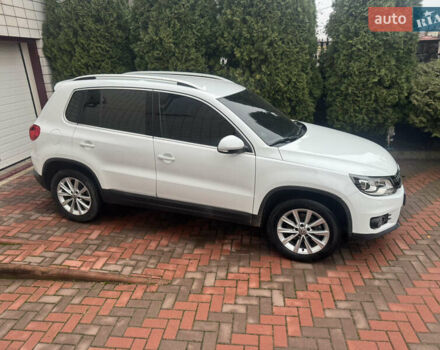 Белый Фольксваген Тигуан, объемом двигателя 2 л и пробегом 176 тыс. км за 15850 $, фото 2 на Automoto.ua