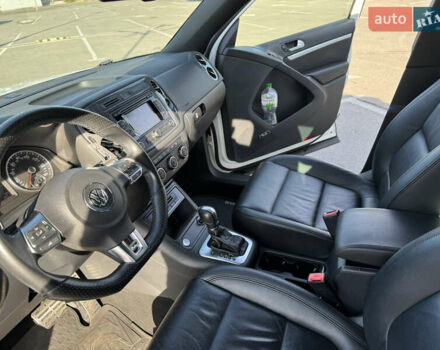 Белый Фольксваген Тигуан, объемом двигателя 1.98 л и пробегом 153 тыс. км за 15800 $, фото 11 на Automoto.ua