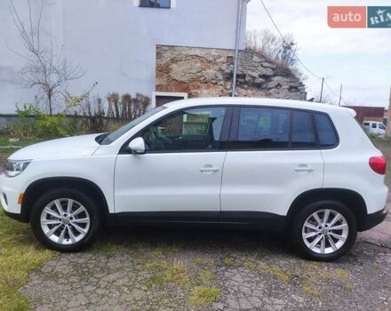 Білий Фольксваген Тігуан, об'ємом двигуна 2 л та пробігом 136 тис. км за 11800 $, фото 1 на Automoto.ua