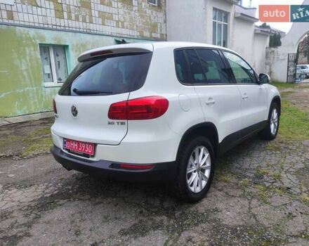 Білий Фольксваген Тігуан, об'ємом двигуна 2 л та пробігом 136 тис. км за 11800 $, фото 12 на Automoto.ua
