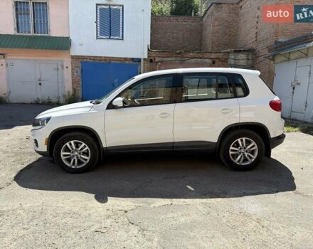 Білий Фольксваген Тігуан, об'ємом двигуна 1.97 л та пробігом 243 тис. км за 10999 $, фото 2 на Automoto.ua