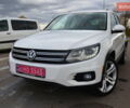 Белый Фольксваген Тигуан, объемом двигателя 2 л и пробегом 156 тыс. км за 12750 $, фото 4 на Automoto.ua