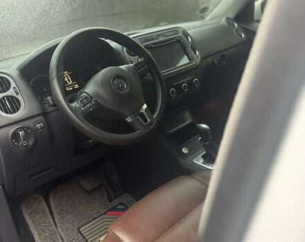 Белый Фольксваген Тигуан, объемом двигателя 2 л и пробегом 176 тыс. км за 15850 $, фото 7 на Automoto.ua