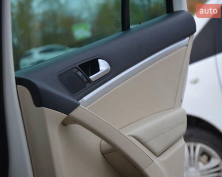 Белый Фольксваген Тигуан, объемом двигателя 2 л и пробегом 156 тыс. км за 12750 $, фото 53 на Automoto.ua