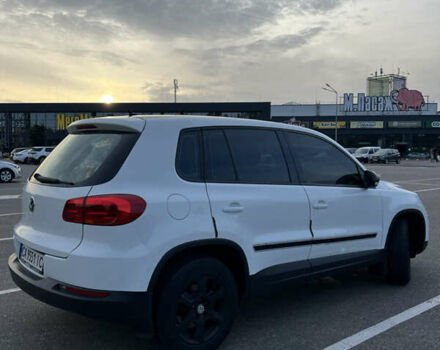 Белый Фольксваген Тигуан, объемом двигателя 1.97 л и пробегом 210 тыс. км за 14000 $, фото 11 на Automoto.ua