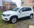Білий Фольксваген Тігуан, об'ємом двигуна 2 л та пробігом 136 тис. км за 11800 $, фото 3 на Automoto.ua