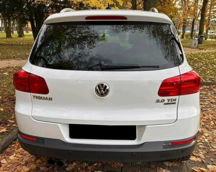 Белый Фольксваген Тигуан, объемом двигателя 2 л и пробегом 86 тыс. км за 10000 $, фото 4 на Automoto.ua