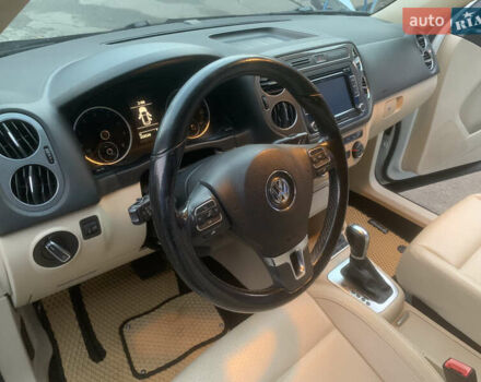 Білий Фольксваген Тігуан, об'ємом двигуна 1.98 л та пробігом 232 тис. км за 11000 $, фото 6 на Automoto.ua