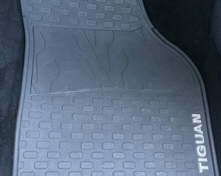 Белый Фольксваген Тигуан, объемом двигателя 2 л и пробегом 283 тыс. км за 10700 $, фото 82 на Automoto.ua