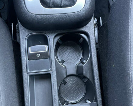 Белый Фольксваген Тигуан, объемом двигателя 2 л и пробегом 283 тыс. км за 10700 $, фото 59 на Automoto.ua