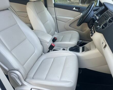 Белый Фольксваген Тигуан, объемом двигателя 2 л и пробегом 52 тыс. км за 14000 $, фото 16 на Automoto.ua