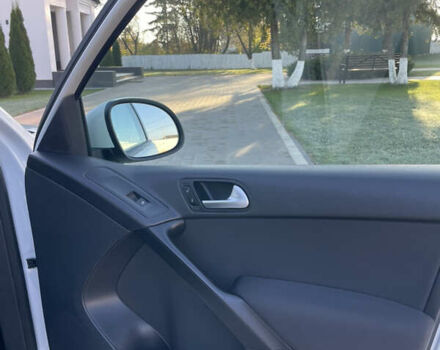 Белый Фольксваген Тигуан, объемом двигателя 2 л и пробегом 283 тыс. км за 10700 $, фото 40 на Automoto.ua