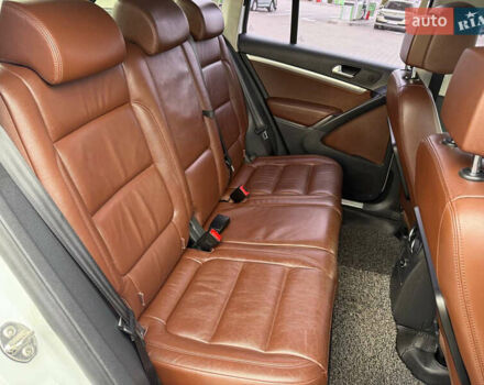 Білий Фольксваген Тігуан, об'ємом двигуна 2 л та пробігом 151 тис. км за 15300 $, фото 45 на Automoto.ua