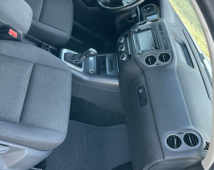 Белый Фольксваген Тигуан, объемом двигателя 2 л и пробегом 283 тыс. км за 10700 $, фото 42 на Automoto.ua