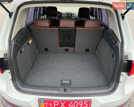 Білий Фольксваген Тігуан, об'ємом двигуна 2 л та пробігом 151 тис. км за 15300 $, фото 36 на Automoto.ua