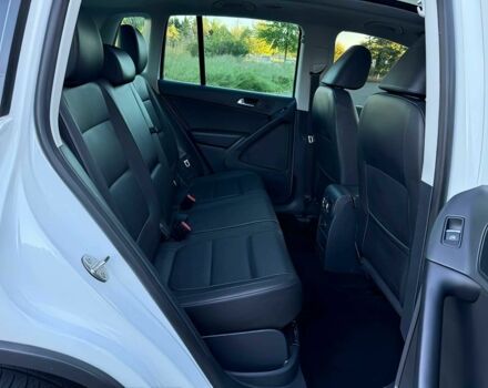 Білий Фольксваген Тігуан, об'ємом двигуна 2 л та пробігом 72 тис. км за 5400 $, фото 12 на Automoto.ua