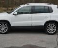 Белый Фольксваген Тигуан, объемом двигателя 2 л и пробегом 75 тыс. км за 9800 $, фото 2 на Automoto.ua