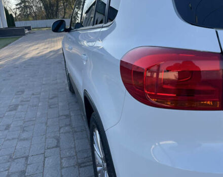 Белый Фольксваген Тигуан, объемом двигателя 2 л и пробегом 283 тыс. км за 10700 $, фото 31 на Automoto.ua