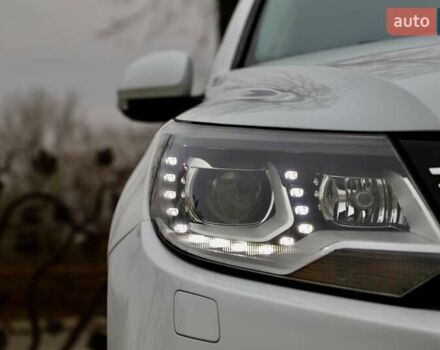 Белый Фольксваген Тигуан, объемом двигателя 2 л и пробегом 130 тыс. км за 16950 $, фото 4 на Automoto.ua