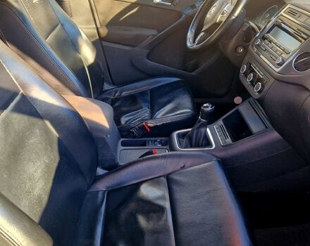 Білий Фольксваген Тігуан, об'ємом двигуна 2 л та пробігом 208 тис. км за 11500 $, фото 3 на Automoto.ua