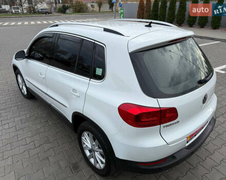 Білий Фольксваген Тігуан, об'ємом двигуна 2 л та пробігом 151 тис. км за 15300 $, фото 4 на Automoto.ua