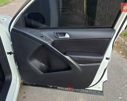 Белый Фольксваген Тигуан, объемом двигателя 1.98 л и пробегом 127 тыс. км за 14700 $, фото 26 на Automoto.ua