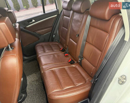 Білий Фольксваген Тігуан, об'ємом двигуна 2 л та пробігом 151 тис. км за 15300 $, фото 29 на Automoto.ua