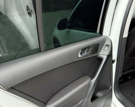 Белый Фольксваген Тигуан, объемом двигателя 1.98 л и пробегом 130 тыс. км за 13300 $, фото 14 на Automoto.ua