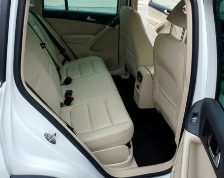 Белый Фольксваген Тигуан, объемом двигателя 2 л и пробегом 75 тыс. км за 9800 $, фото 11 на Automoto.ua