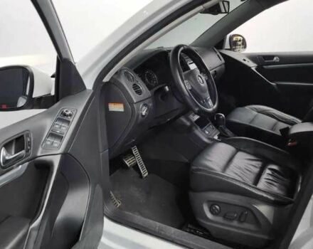 Белый Фольксваген Тигуан, объемом двигателя 2 л и пробегом 137 тыс. км за 13500 $, фото 7 на Automoto.ua