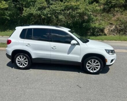 Белый Фольксваген Тигуан, объемом двигателя 2 л и пробегом 78 тыс. км за 9900 $, фото 7 на Automoto.ua