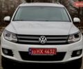 Белый Фольксваген Тигуан, объемом двигателя 2 л и пробегом 130 тыс. км за 16950 $, фото 3 на Automoto.ua