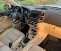 Білий Фольксваген Тігуан, об'ємом двигуна 2 л та пробігом 127 тис. км за 9500 $, фото 6 на Automoto.ua