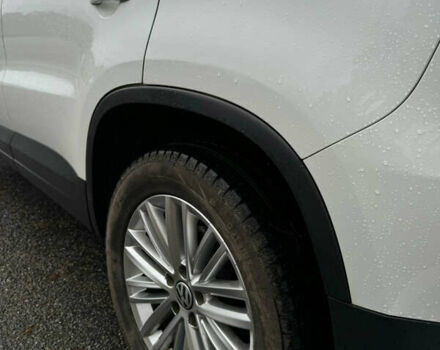 Белый Фольксваген Тигуан, объемом двигателя 1.98 л и пробегом 283 тыс. км за 12500 $, фото 6 на Automoto.ua