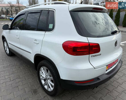 Білий Фольксваген Тігуан, об'ємом двигуна 2 л та пробігом 151 тис. км за 15300 $, фото 3 на Automoto.ua
