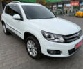 Білий Фольксваген Тігуан, об'ємом двигуна 2 л та пробігом 151 тис. км за 15300 $, фото 10 на Automoto.ua