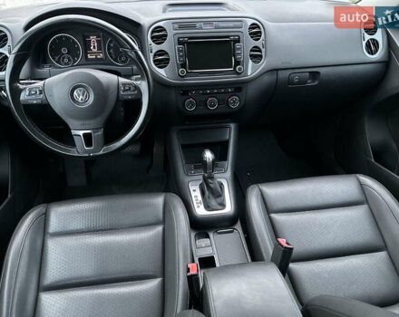 Білий Фольксваген Тігуан, об'ємом двигуна 2 л та пробігом 205 тис. км за 10250 $, фото 21 на Automoto.ua