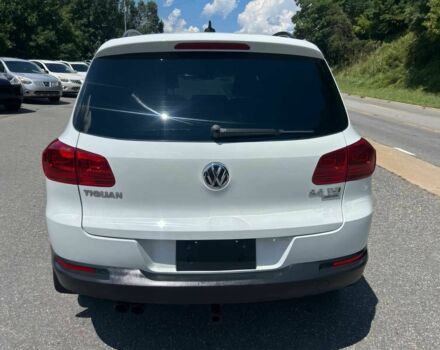 Белый Фольксваген Тигуан, объемом двигателя 2 л и пробегом 78 тыс. км за 9900 $, фото 5 на Automoto.ua