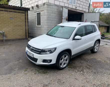 Белый Фольксваген Тигуан, объемом двигателя 1.97 л и пробегом 135 тыс. км за 14000 $, фото 6 на Automoto.ua