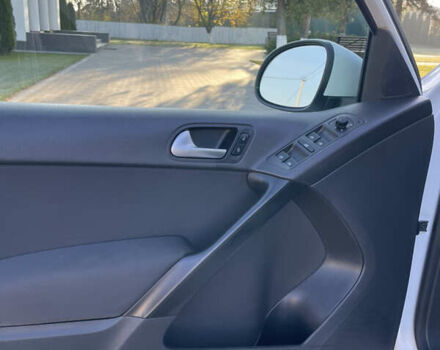 Белый Фольксваген Тигуан, объемом двигателя 2 л и пробегом 283 тыс. км за 10700 $, фото 38 на Automoto.ua