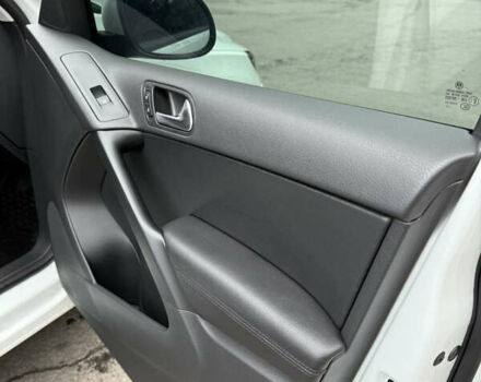 Белый Фольксваген Тигуан, объемом двигателя 1.98 л и пробегом 130 тыс. км за 13300 $, фото 13 на Automoto.ua