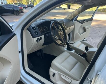 Белый Фольксваген Тигуан, объемом двигателя 2 л и пробегом 52 тыс. км за 14000 $, фото 19 на Automoto.ua