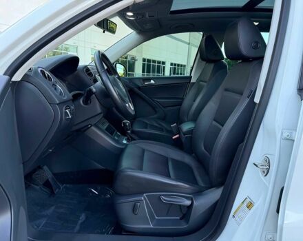 Білий Фольксваген Тігуан, об'ємом двигуна 2 л та пробігом 72 тис. км за 5400 $, фото 8 на Automoto.ua