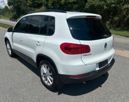 Белый Фольксваген Тигуан, объемом двигателя 2 л и пробегом 78 тыс. км за 9900 $, фото 4 на Automoto.ua