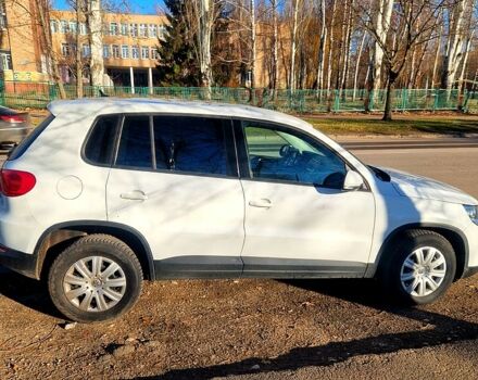 Білий Фольксваген Тігуан, об'ємом двигуна 2 л та пробігом 208 тис. км за 11500 $, фото 5 на Automoto.ua
