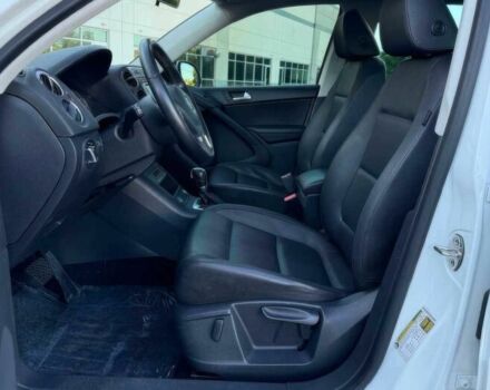 Білий Фольксваген Тігуан, об'ємом двигуна 2 л та пробігом 74 тис. км за 5500 $, фото 10 на Automoto.ua